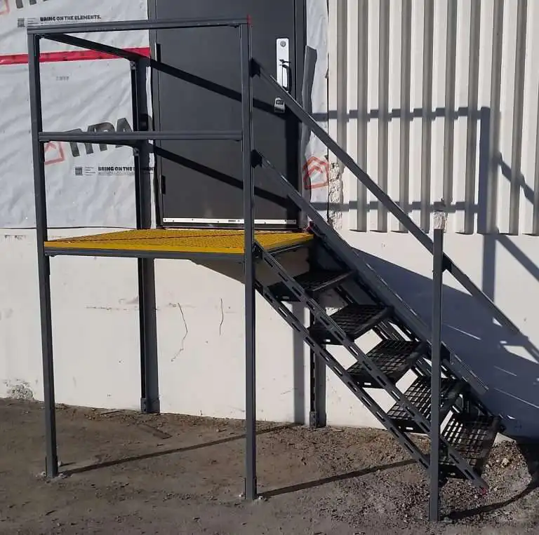 Adjustable Posts Makes Levelling Easy 768x763 1
